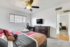 Apartment (2 Bedrooms) | Interior - Old Town Scottsdale Retreat w/ Pool Access! (Scottsdale)