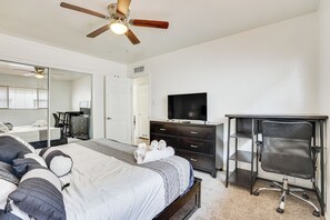 Apartment (2 Bedrooms) | Interior - Old Town Scottsdale Retreat w/ Pool Access! (Scottsdale)