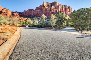 Apartment (0 Bedroom) | Interior - Amazing Views & On-site Hiking: Sedona Studio (Sedona)