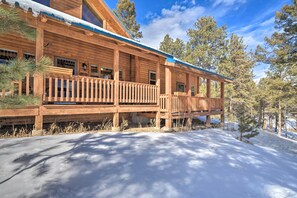 House (3 Bedrooms) | Interior - Log Cabin w/ Mountain Views ~ 30 Mi to Pikes Peak! (Florissant)