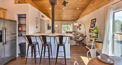 1 Mi to Hiking: Chic Show Low Escape w/ Fire Pit!