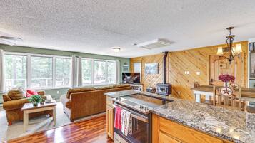 House (2 Bedrooms) | Interior