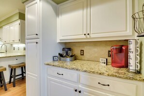 House (4 Bedrooms) | Interior - Private Pool & Game Room: Upscale Home in Vinita (Vinita)