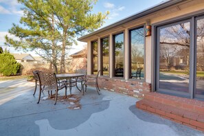 House (4 Bedrooms) | Interior - Luxe Home w/ Private Pool & Game Room in Vinita (Vinita)