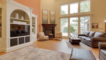 House (4 Bedrooms) | Front of property