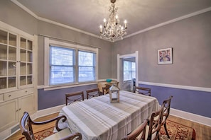 Interior - Historic Noblesville Home: Walk to Downtown Shops! (Noblesville)