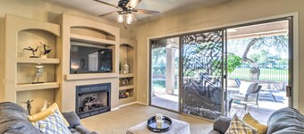 Pool & Putting Green: Goodyear Home on Golf Course