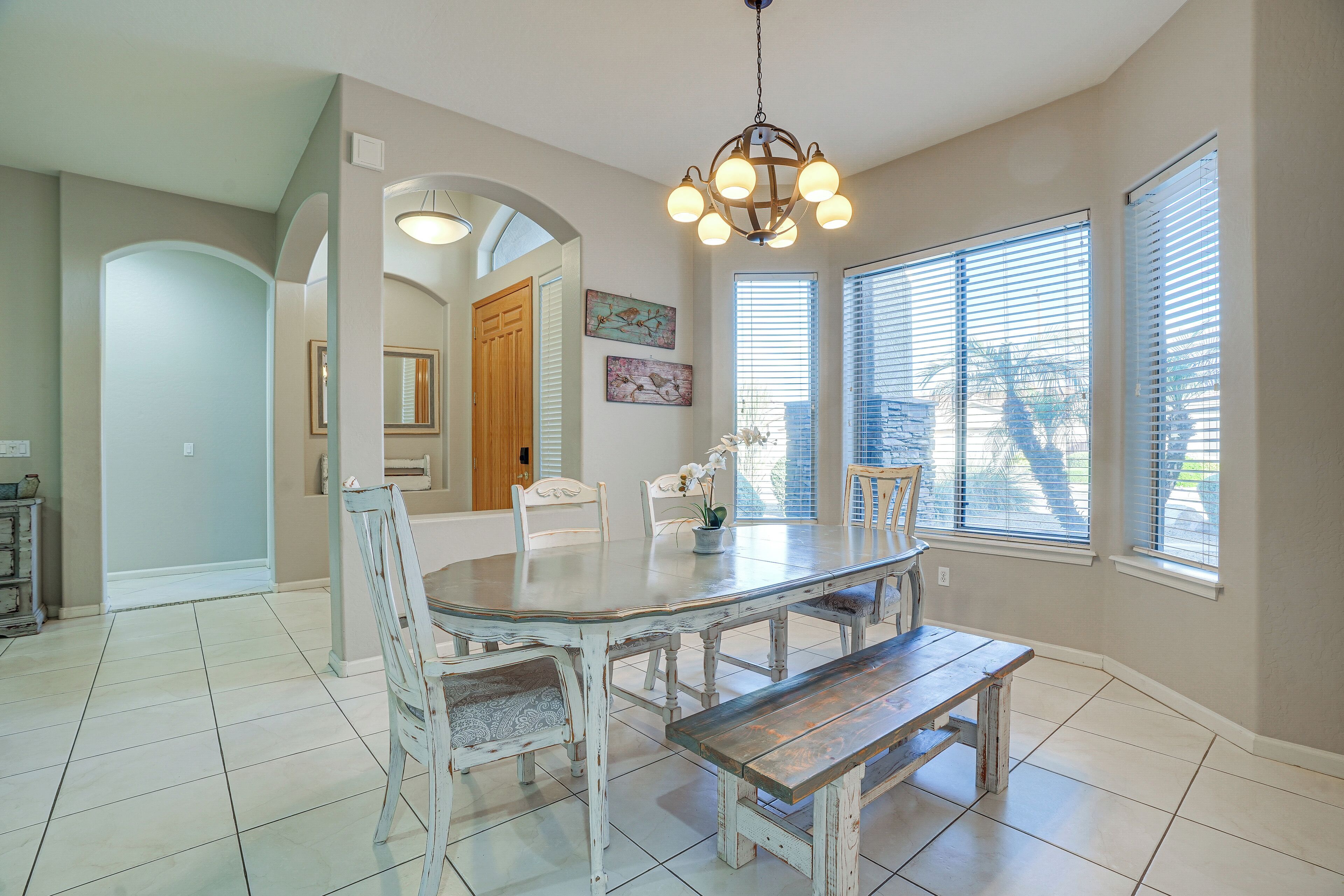 House (4 Bedrooms) | Interior