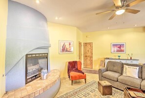 House (2 Bedrooms) | Interior