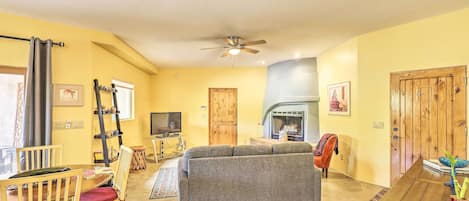 House (2 Bedrooms) | Interior