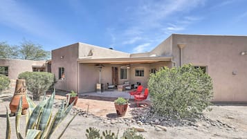 House (2 Bedrooms) | Front of property