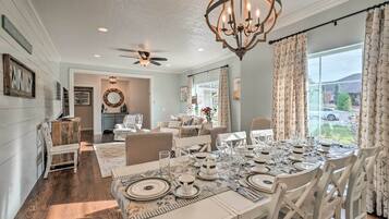 House (4 Bedrooms) | Interior