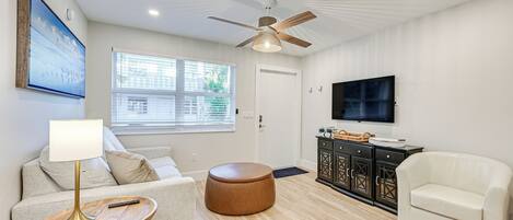 Apartment (2 Bedrooms) | Front of property