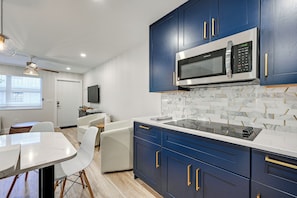 Apartment (2 Bedrooms) | Interior - Sleek Coastal Abode: 1 Block to Naples Beach! (Naples)