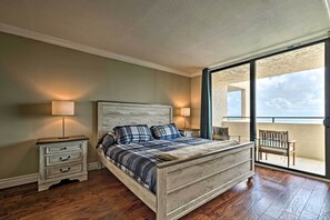 Apartment (1 Bedroom) | Interior - Private Beach Access: Hudson Resort Condo! (Hudson)