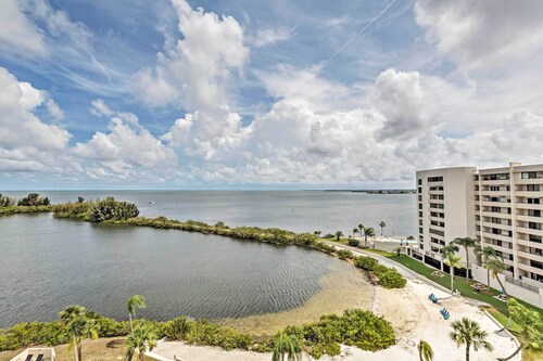Private Beach Access: Hudson Resort Condo!