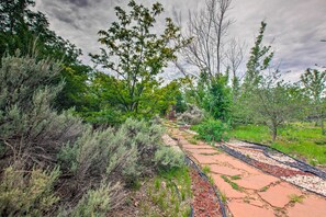 House (2 Bedrooms) | Interior - Private Retreat 17 Mi to Taos Ski Valley! (El Prado)