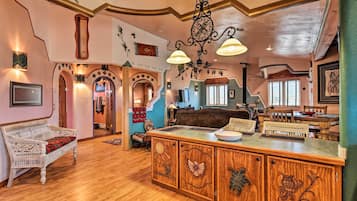 House (2 Bedrooms) | Interior