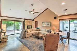 อพาร์ทเมนท์ (3 Bedrooms) | ภาย  ใน