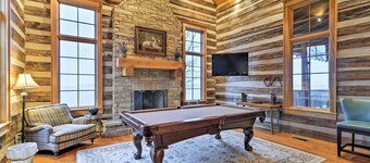 The Barn House: Caldwell Mtn Retreat w/ Hot Tub!