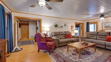 House (4 Bedrooms) | Bahagian dalam