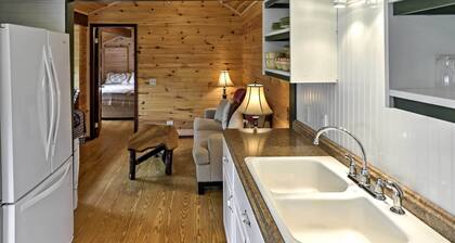 Bolton Landing Cottage: Walk to Lake George!