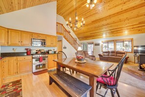 House (4 Bedrooms) | Interior