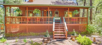 Relax Fireside + Play Games! Hikers Haven in Pine