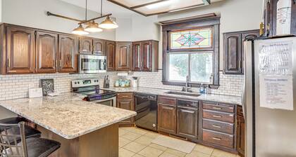 Charming Paris House ~ 1 1/2 Mi to Canyon!