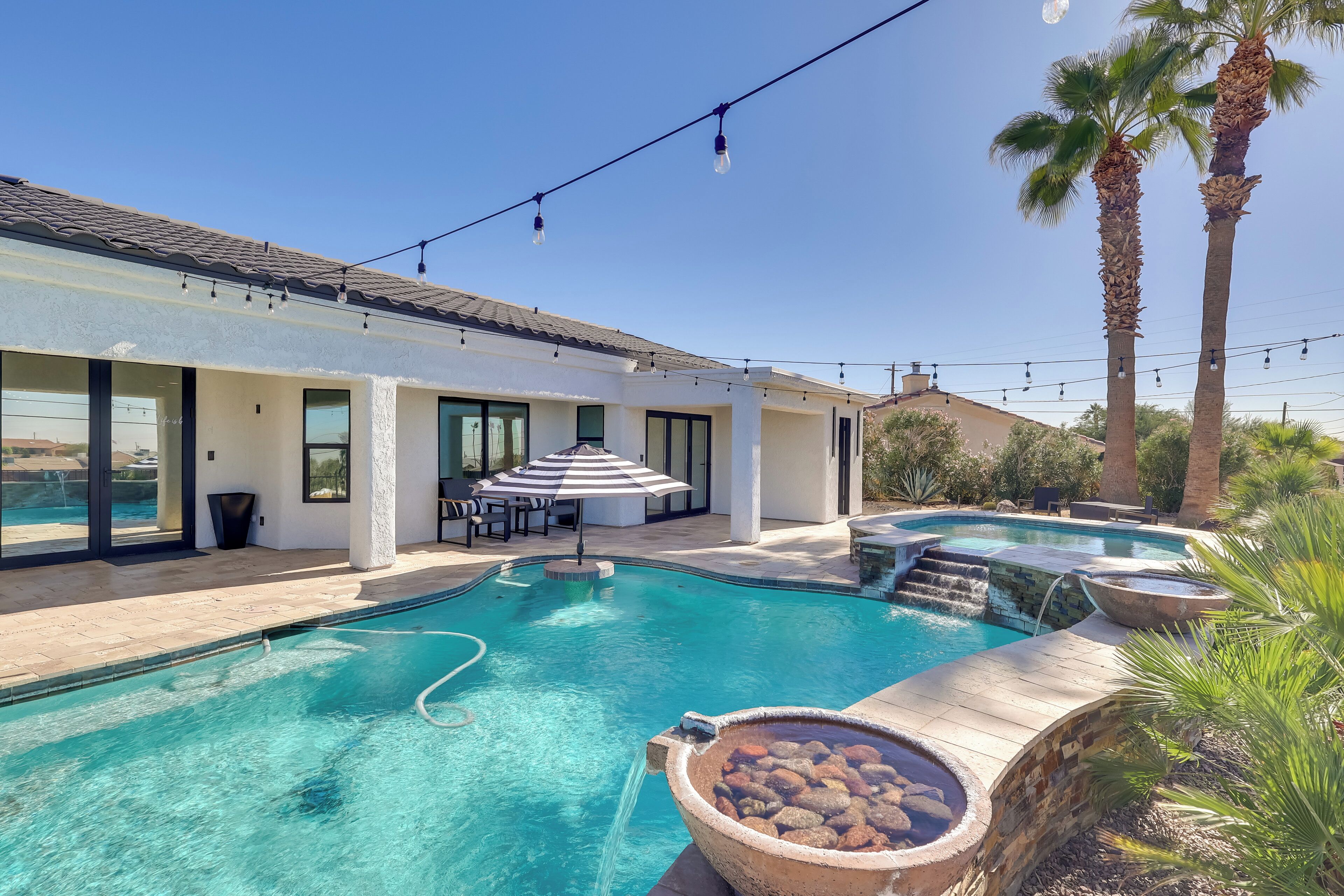 House (4 Bedrooms) | Front of property