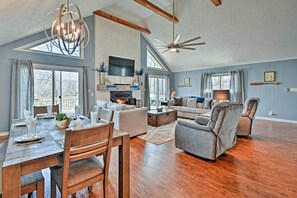 House (3 Bedrooms) | Interior