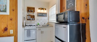 Mountain Home Cabin w/ Fire Pit < 1 Mi to Lake!