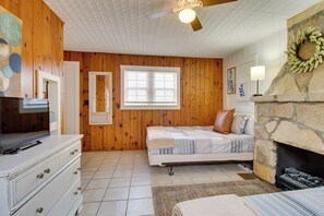 House (1 Bedroom) | Interior