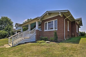 House (4 Bedrooms) | Interior - Bristol Bungalow < 1 Mi to Country Music Museum (Bristol)