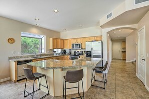 Interior - Pool, Fire Pit: Central Cave Creek Retreat! (Cave Creek)