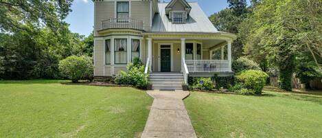 House (4 Bedrooms) | Front of property