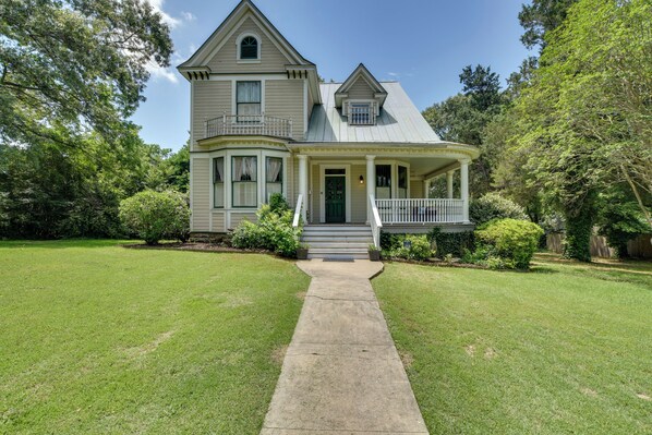 House (4 Bedrooms) | Front of property - Historic Hot Springs Home < 1 Mi to Oaklawn! (Hot Springs)