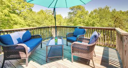 Fisherman-friendly Bull Shoals Escape on Lakefront