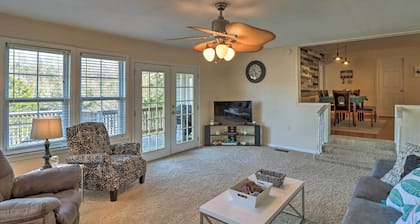 Fisherman-friendly Bull Shoals Escape on Lakefront