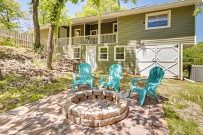 House (3 Bedrooms) | Interior - Fisherman-friendly Bull Shoals Escape on Lakefront (Bull Shoals)