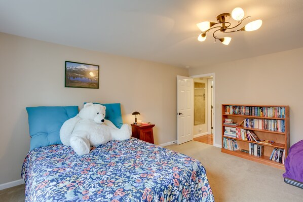 4 habitaciones, tabla de planchar con plancha y ropa de cama 