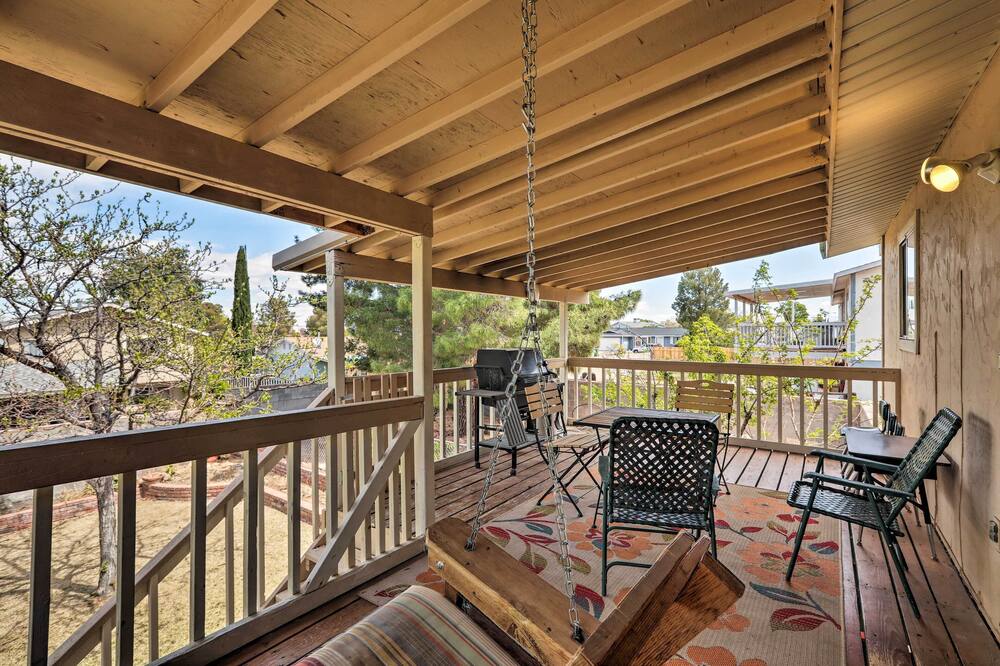 Walk to Rim View Trail: Page Home w/ Deck & Yard - Vermilion Cliffs National Monument, AZ