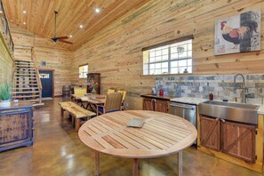 House (3 Bedrooms) | Interior - Early Cabin w/ Deck ~ 20 Mi to Lake Brownwood! (Early)