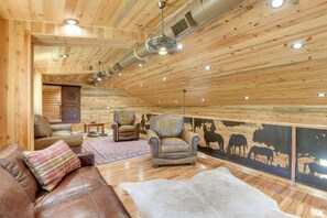 House (3 Bedrooms) | Interior - Early Cabin w/ Deck ~ 20 Mi to Lake Brownwood! (Early)