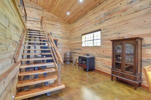 House (3 Bedrooms) | Interior - Early Cabin w/ Deck ~ 20 Mi to Lake Brownwood! (Early)