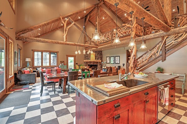 House (4 Bedrooms) | Interior