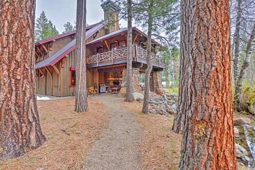 Ashland Lodge w/ Lake Views & Game Room Loft
