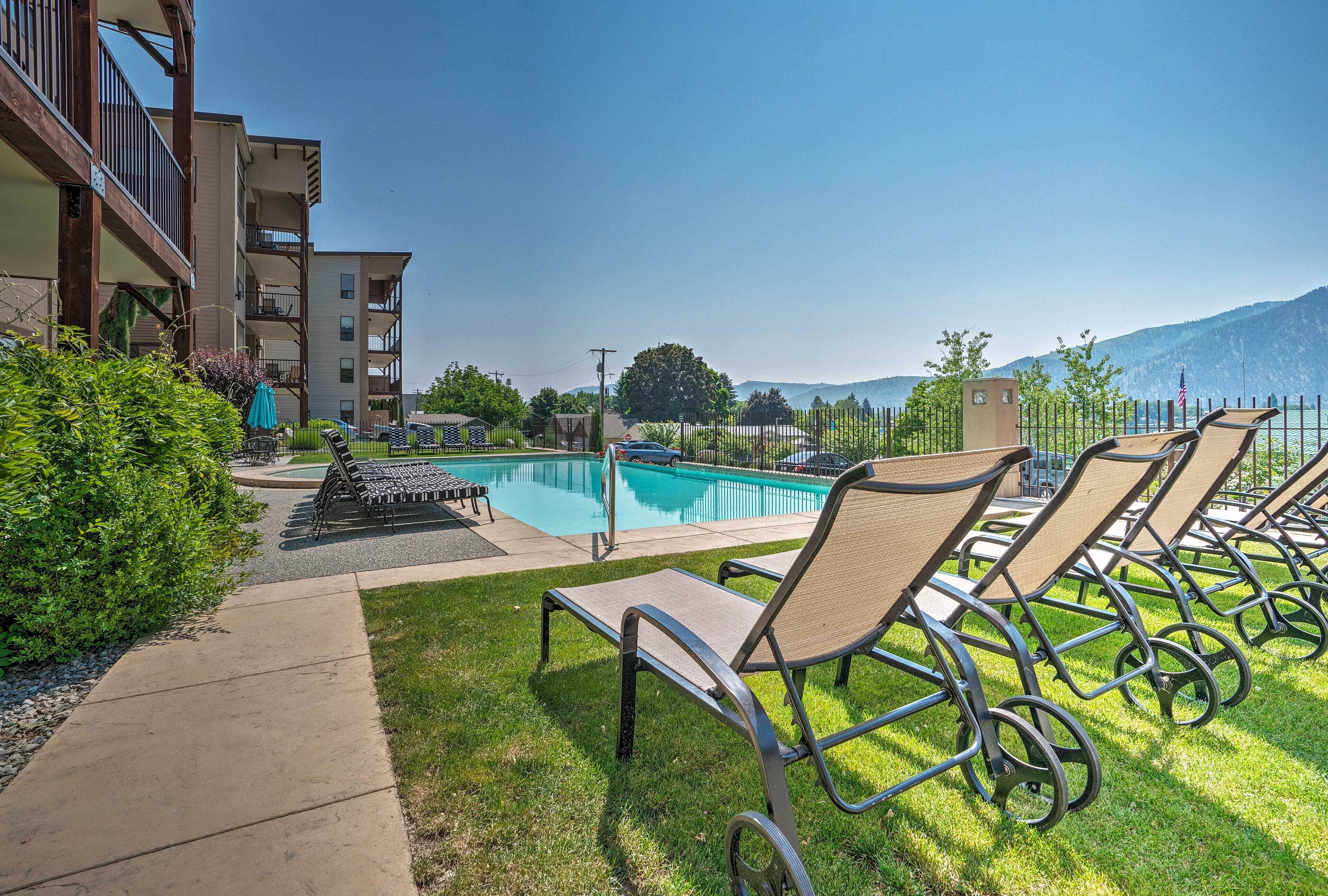 Apartment (3 Bedrooms) | Front of property