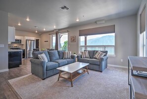 Apartment (3 Bedrooms) | Interior - Lake Chelan Condo, Walk to Brewery & Wineries (Manson)
