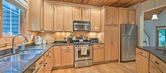 Upscale Family Retreat w/ Fire Pit, Walk to Beach!